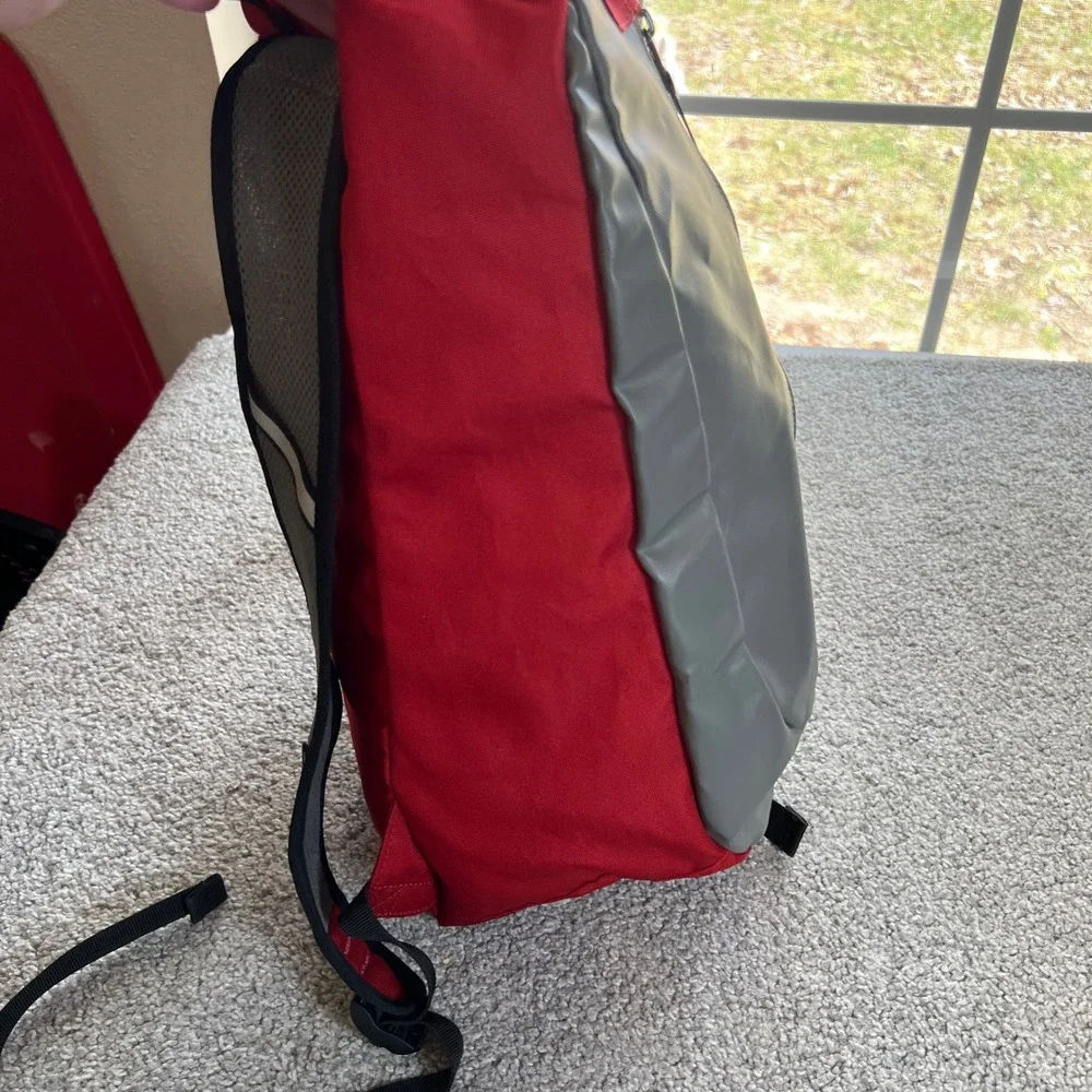 Columbia triple canyon Backpack Red Grey Roll Top Dry Bag hiking daypack outdoor